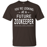 You're Looking At A Future Zookeeper T-shirt Graduation Gift_Black